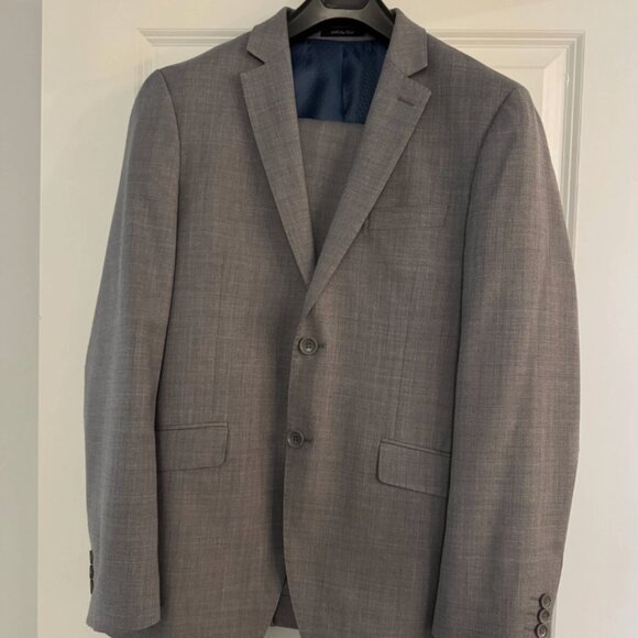 Mantoni Men's 2 Piece Gray Suit 100% Wool 38R Jacket 32W 30L Pants Euro Slim Fit - Picture 2 of 6